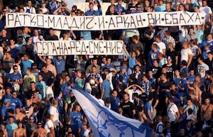 Football en Bosnie : le silence de l&rsquo;UEFA contre les provocations racistes anti-Srebrenica