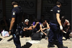 Migrations en Grèce : un week-end de chasse aux clandestins