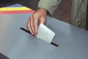 Référendum en Roumanie : un proche du Premier ministre inculpé pour fraude électorale