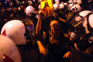 Corpus Christi à Athènes : Aube dorée attaque les « blasphémateurs »