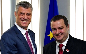 Dialogue Kosovo-Serbie : accord sur les postes frontières, démonstration de force des Serbes du nord