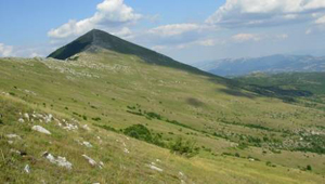 Fin du monde : plus fort que Bugarach, le mont Rtanj en Serbie !