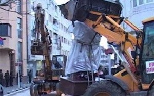 Vallée de Preševo : la gendarmerie serbe retire le « monument aux martyrs » de l&rsquo;UÇPMB