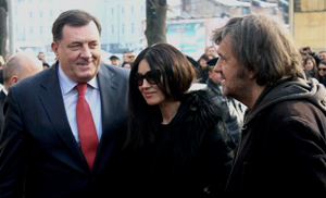 Bosnie : Monica Bellucci avec Emir Kusturica et Milorad Dodik à Banja Luka