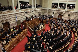 Grèce : le parlement vote la suppression de 15.000 postes de fonctionnaires