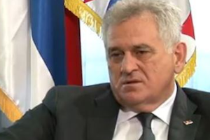 Bosnie-Herzégovine : le président serbe Tomislav Nikolić demande pardon «à genoux» pour Srebrenica
