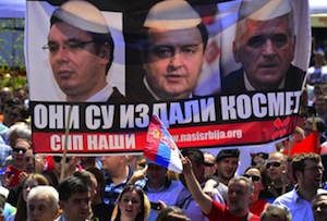 « Nous restons en Serbie » : les Serbes du Kosovo manifestent à Belgrade
