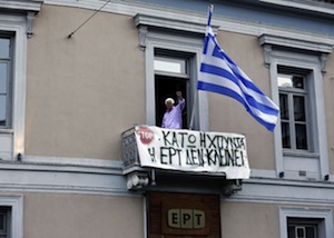 Grèce : un coup de force contre les médias qui dégénère en crise politique