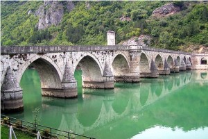 Bosnie-Herzégovine : le pont sur la Drina bientôt sauvé des eaux