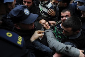 Kosovo : foire d’empoigne entre policiers et étudiants de l&rsquo;Université de Pristina