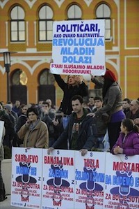 Bosnie-Herzégovine : à Mostar, Croates et Bosniaques manifestent côte à côte
