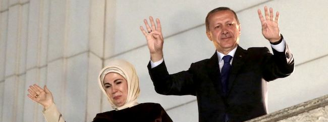 Élections municipales en Turquie : «triomphe» pour Erdoğan, accusations de fraudes