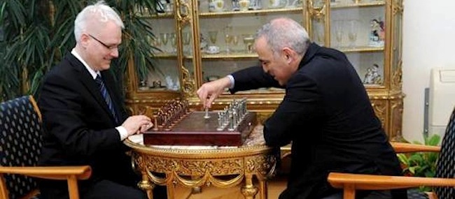 Joueur d’échecs et opposant russe, Garry Kasparov obtient la citoyenneté croate