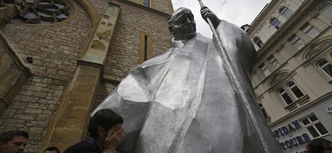 Bosnie : une statue géante pour Jean-Paul II à Sarajevo