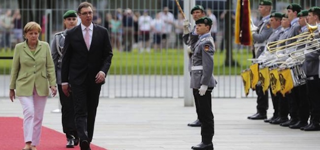 Étonnante diplomatie serbe : Vučić à Berlin, Loukachenko à Belgrade