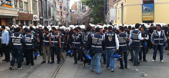 Turquie : violente répression policière à l&rsquo;occasion du premier anniversaire de Gezi
