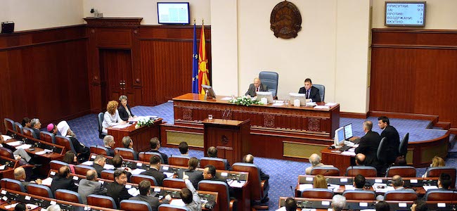 Macédoine politique à Skopje : un mois de blocage au Parlement