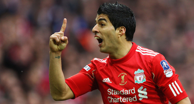 Football : l’attaquant uruguayen Luis Suárez va-t-il faire une pige au Kosovo ?