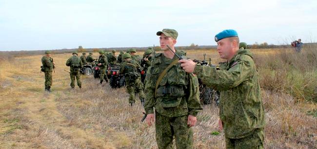 Serbie : grandes manoeuvres militaires avec les Russes… puis avec les Américains