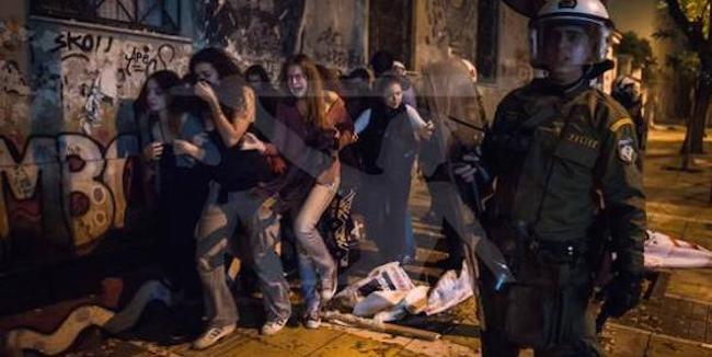 Grèce : le gouvernement et la police cognent sur les étudiants
