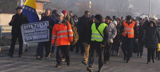 Bosnie-Herzégovine : la marche du désespoir des ouvriers de Tuzla