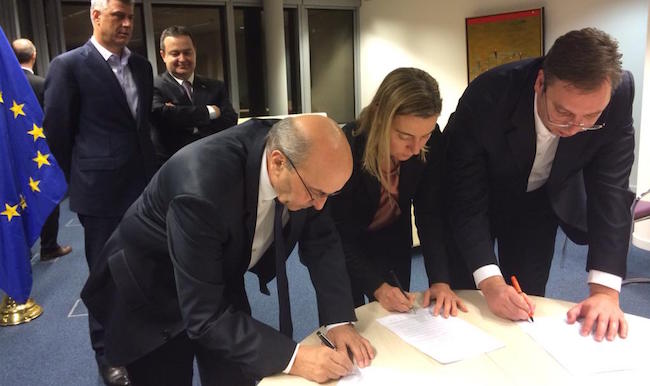 Dialogue Kosovo-Serbie : accord signé sur le système judiciaire