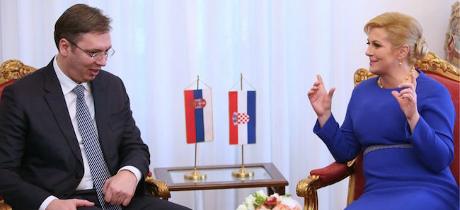 Croatie : Kolinda Grabar-Kitarović prête serment, le Premier ministre serbe présent