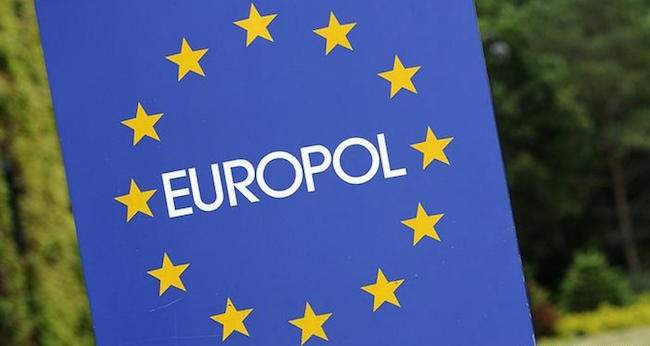 Migrants en Serbie : un réseau de passeurs démantelé par Europol