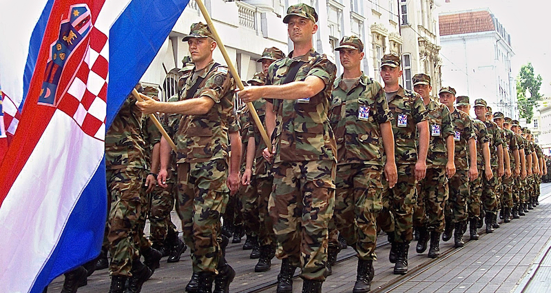 Croatie : la Présidente Kolinda Grabar-Kitarović veut réintroduire le service militaire
