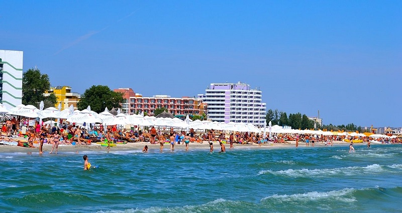 Blog • Sea, sex, sun et… béton : bons baisers de Mamaia