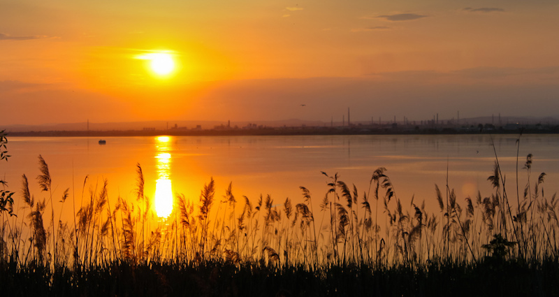 Bulgarie : des tonnes de carburants fuient dans un lac à côté de Burgas