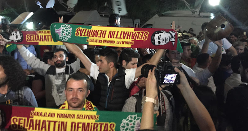 Législatives en Turquie : camouflet pour Erdoğan, victoire historique pour les Kurdes