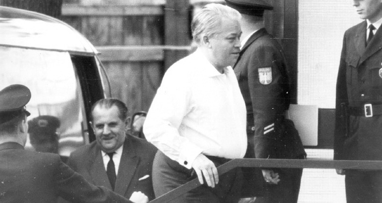 Roumanie : Victor Capesius, le pharmacien d’Auschwitz
