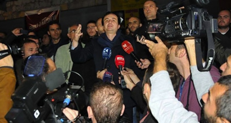 Kosovo : la police arrête puis relâche Albin Kurti