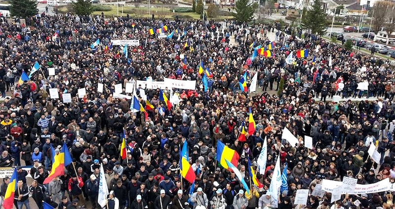 Roumanie : ouvriers et patrons de Dacia ensemble contre le gouvernement