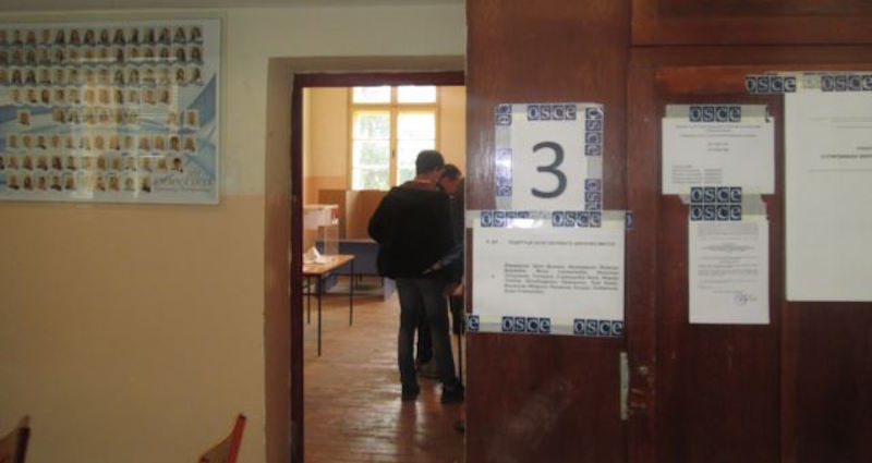 Elections en Serbie : forte participation au Kosovo, nombreuses irrégularités