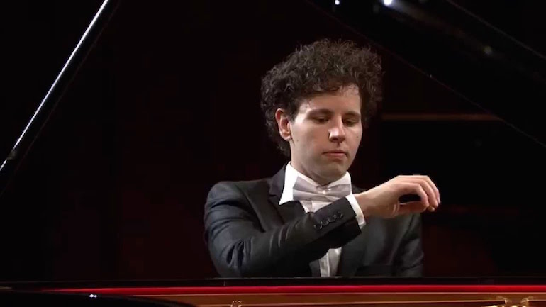 Musique : le pianiste croate Aljoša Jurinić, «interprète incomparable de Chopin»