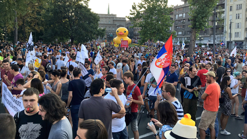 Serbie : Belgrade ne se noie pas et manifeste à nouveau
