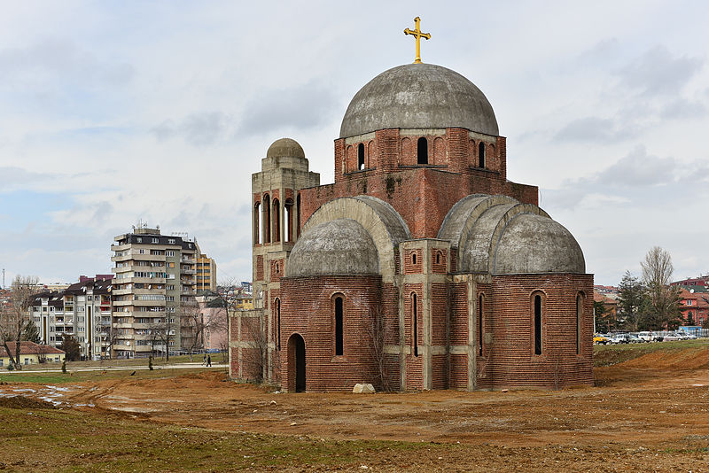 Kosovo : manifestation étudiante pour la destruction de l&rsquo;église du Christ-Sauveur à Pristina