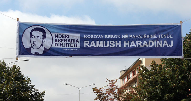 La Serbie demande l&rsquo;extradition de Ramush Haradinaj, la colère monte au Kosovo