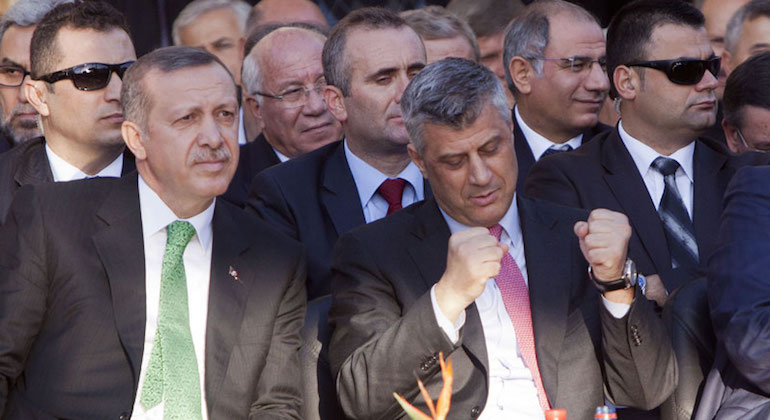 Kosovo-Turquie : Hashim Thaçi est allé baiser la main du sultan Erdoğan