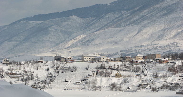 Vague de froid en Albanie : les écoles restent fermées, la grippe fait des ravages