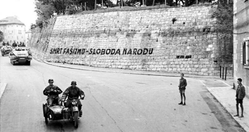 Bosnie-Herzégovine : marche antifasciste à Sarajevo contre les divisions et la ségrégation