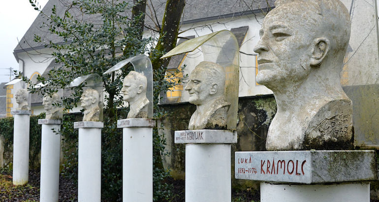 feistritz_suetschach_kulturpark_gorse_reihe_von_buesten_15012014_661.jpg
