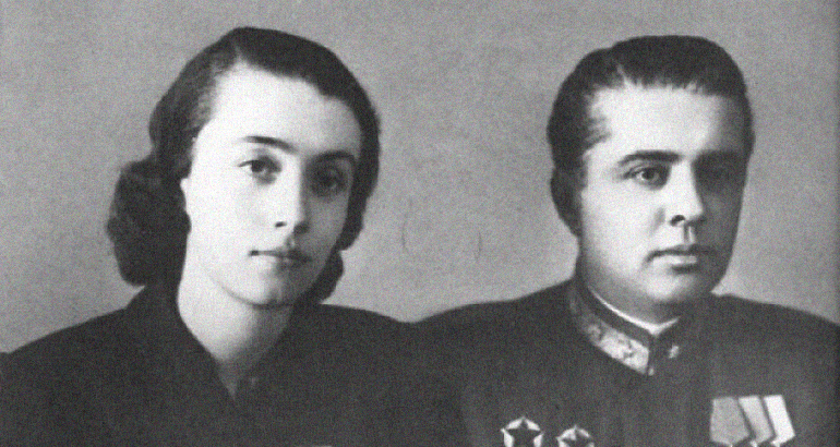 Albanie : l&rsquo;homosexualité supposée d&rsquo;Enver Hoxha déchaîne toujours les passions
