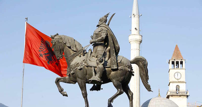 Skanderbeg est-il toujours le symbole de l&rsquo;unité albanaise ?