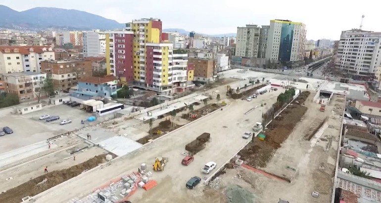 Albanie : à Tirana, le boom de la bétonisation