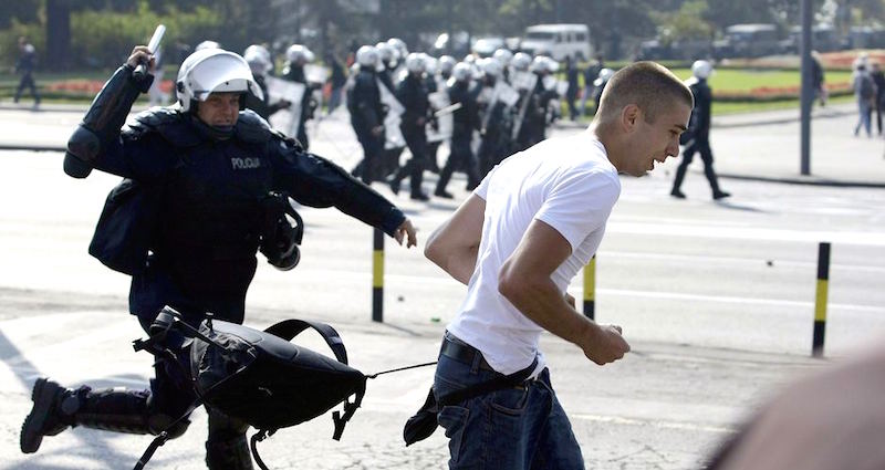Serbie : torture et mauvais traitements, la routine de la police