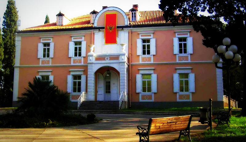 Monténégro : le grand pillage du musée national de Cetinje