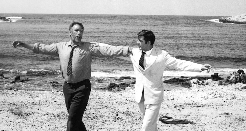 Anthony Quinn et Alan Bates dans le film de Michael Cacoyannis (1964)